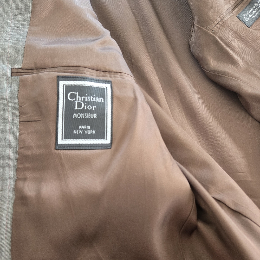 Men suit - Picture 14 of 15